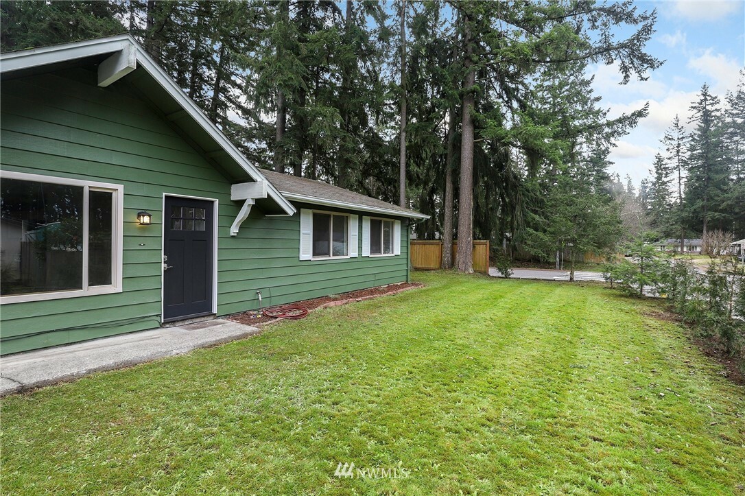 Property Photo:  26150 195th Place SE  WA 98042 