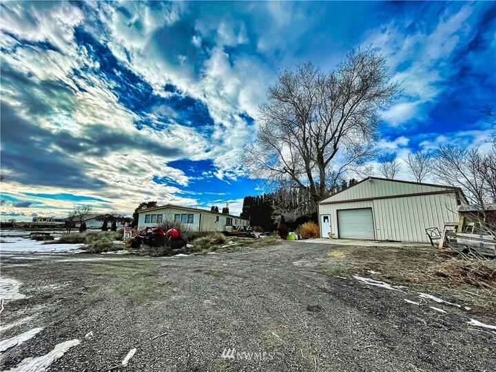 Property Photo:  19910 Road 6 SE  WA 98857 