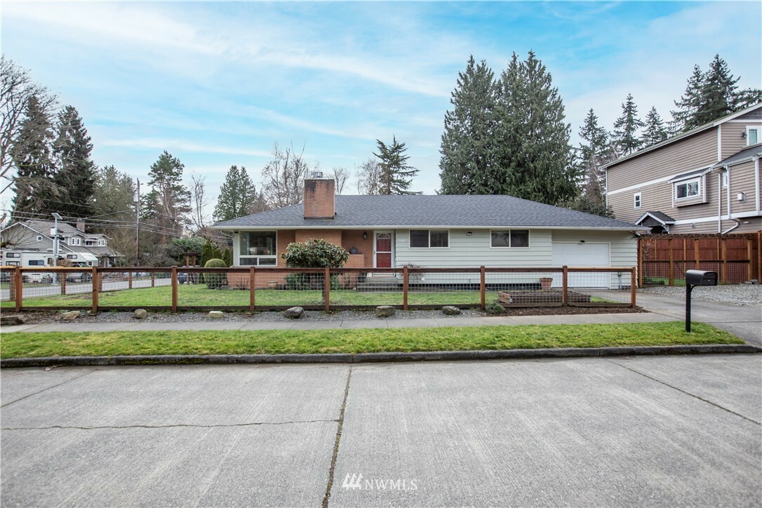 Property Photo:  1927 N 133rd Street  WA 98133 