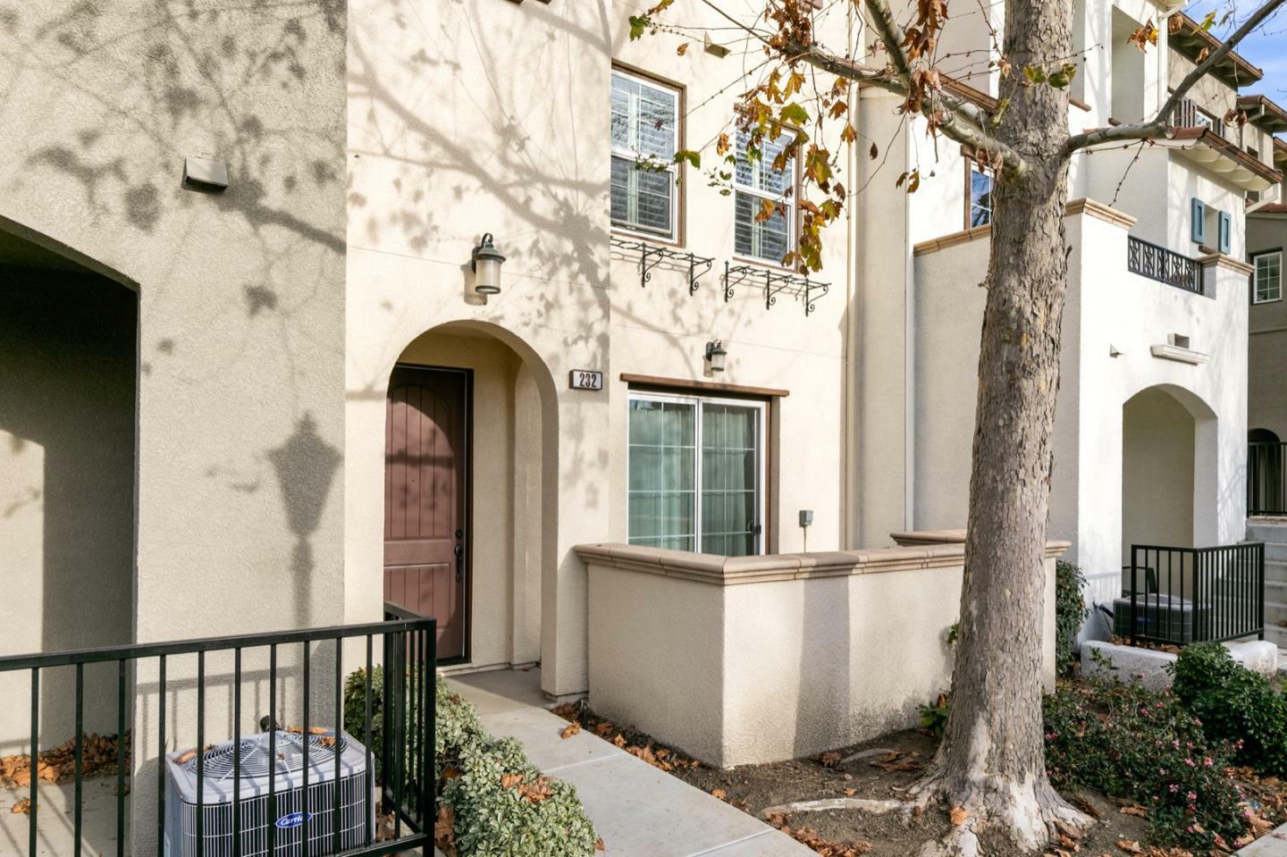 Property Photo: 232 Okeefe Way CA 94041