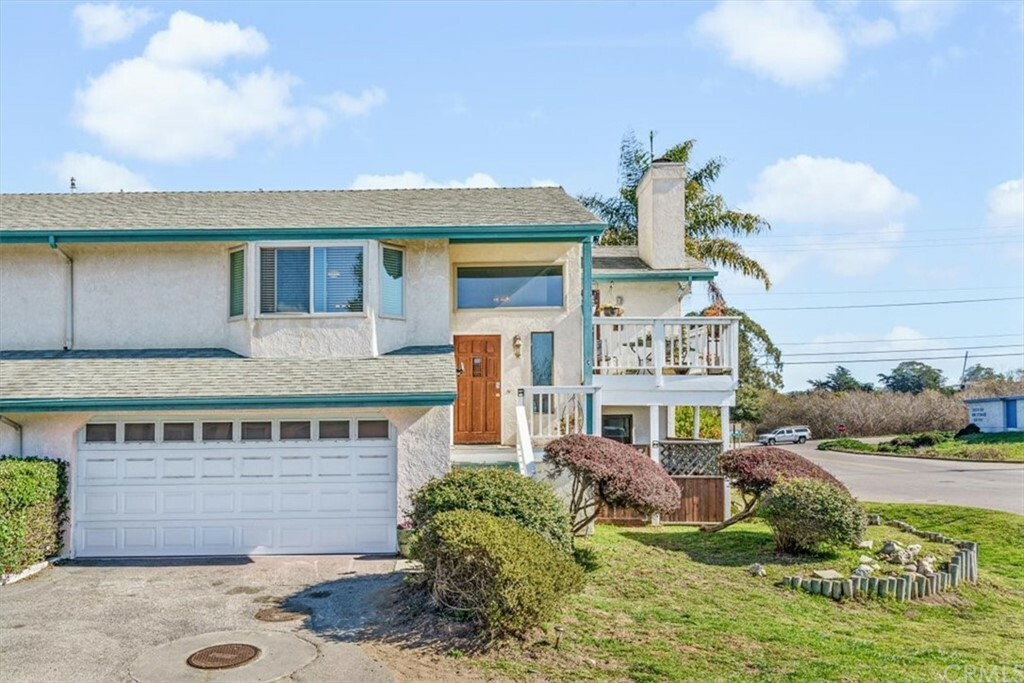 Property Photo:  1390 Los Olivos Avenue C  CA 93402 