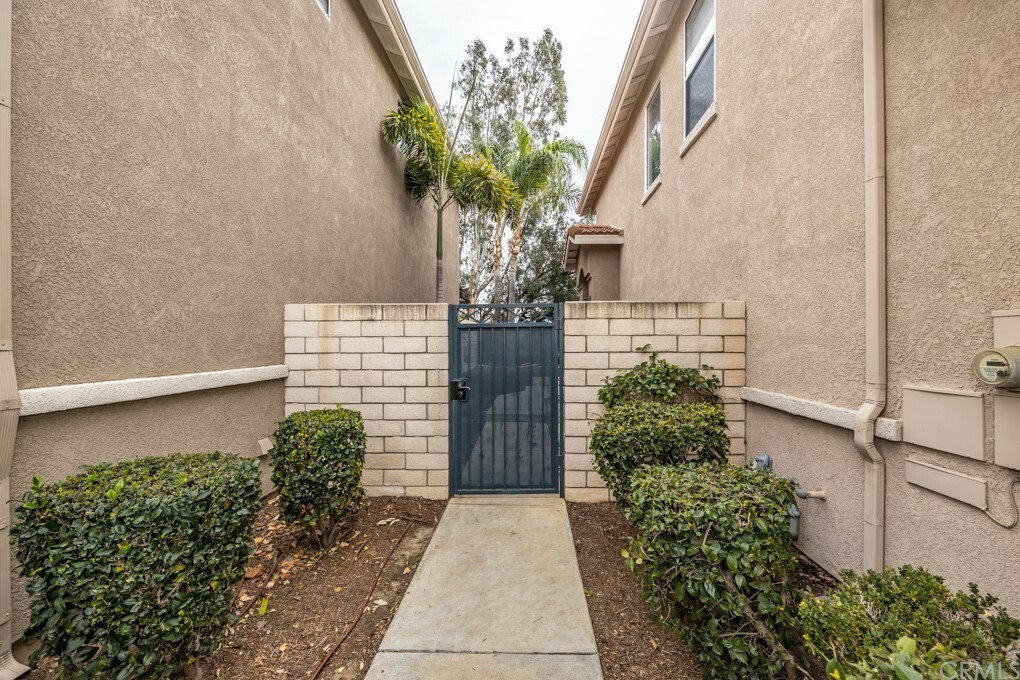 Property Photo:  1468 Boone Way  CA 92870 