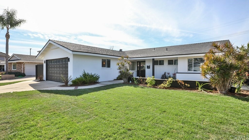 Property Photo:  3083 Roanoke Lane  CA 92626 