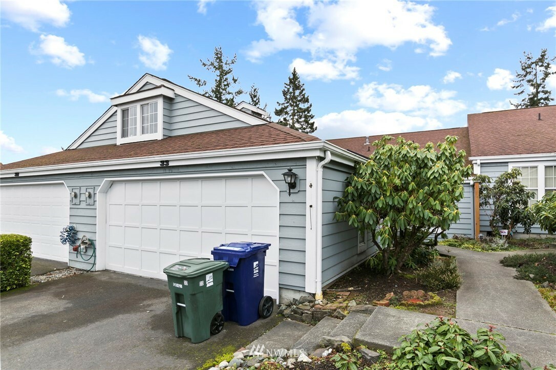 6020 N Highlands Parkway 33-F  Tacoma WA 98406 photo