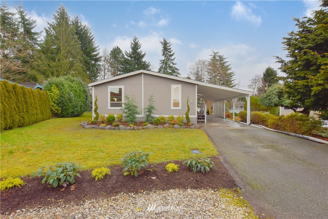 Property Photo:  1427 100th Street SW 05  WA 98204 