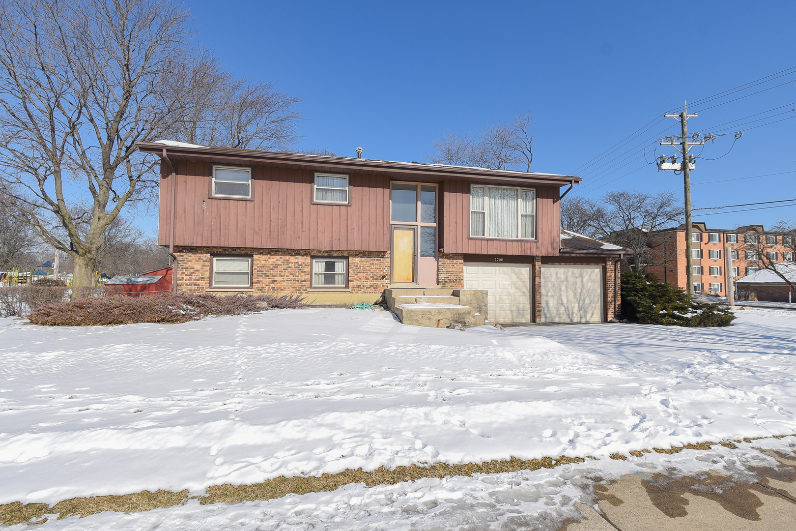 Property Photo:  2200 Oak Lane  IL 60008 