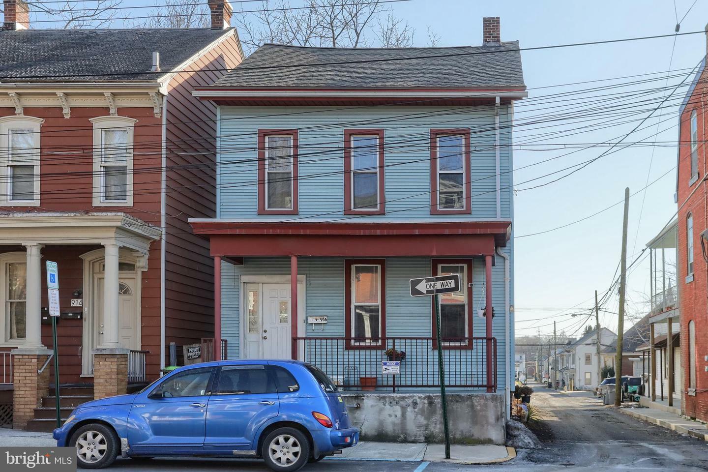 Property Photo: 916 Walnut Street PA 17042