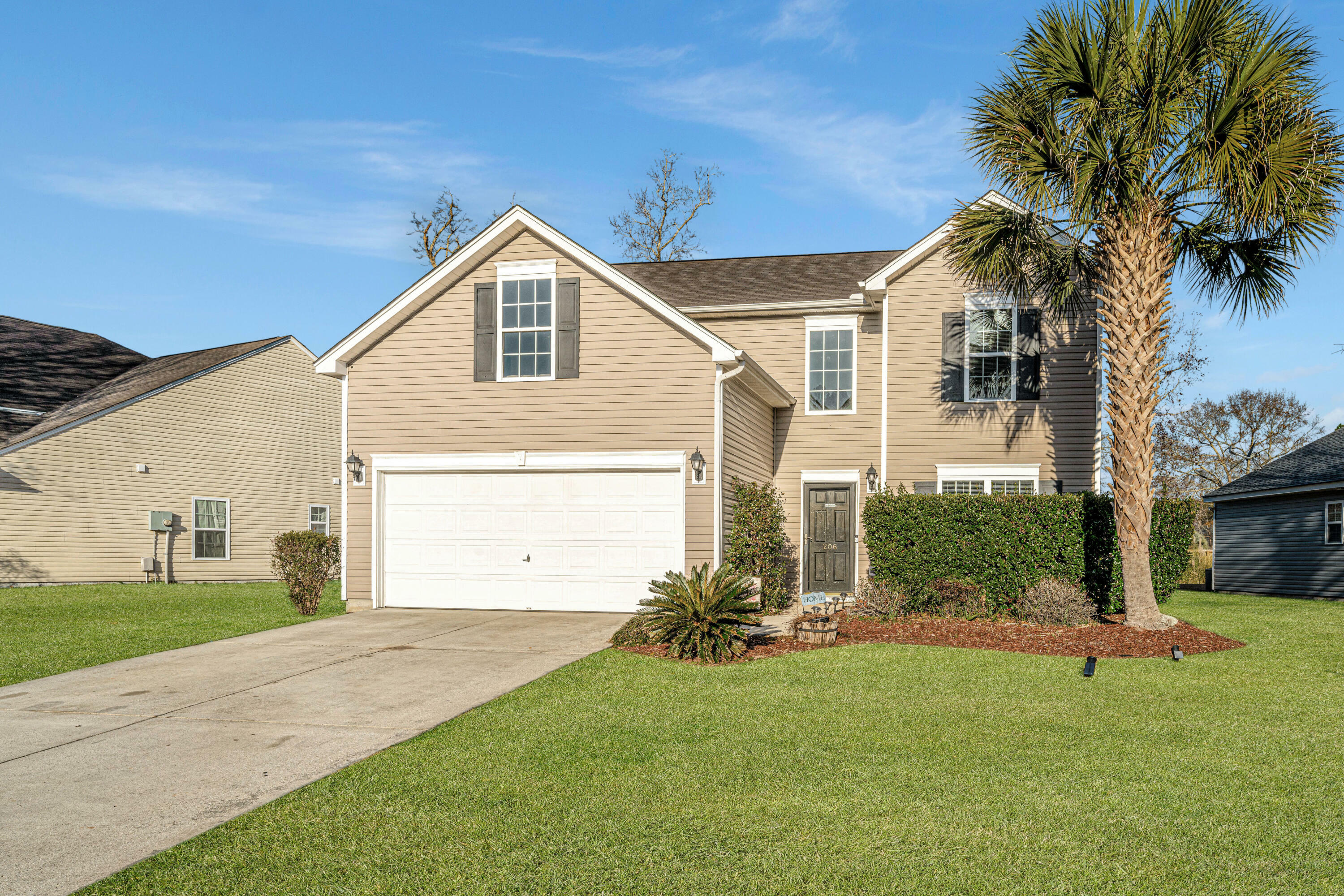 Property Photo:  206 Sparkleberry Lane  SC 29456 