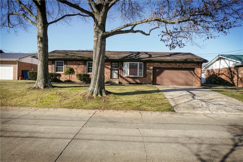 Property Photo: 194 Shawnee Estates WV 25213