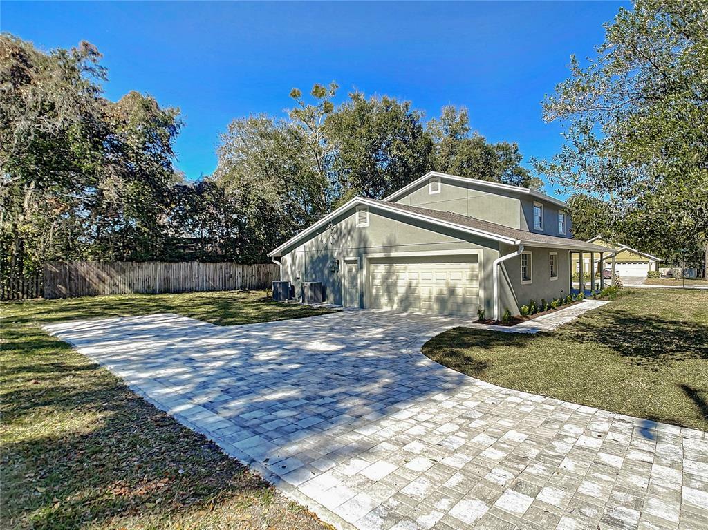 Property Photo:  810 Palm Springs Drive  FL 32701 