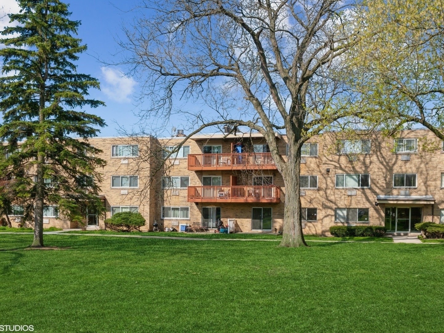 Property Photo: 734 Dempster Street 5 IL 60056