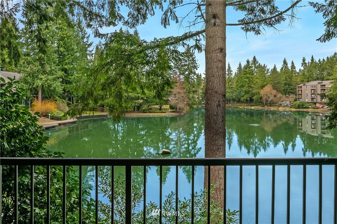 Property Photo:  13782 NE 60th Way 124  WA 98052 