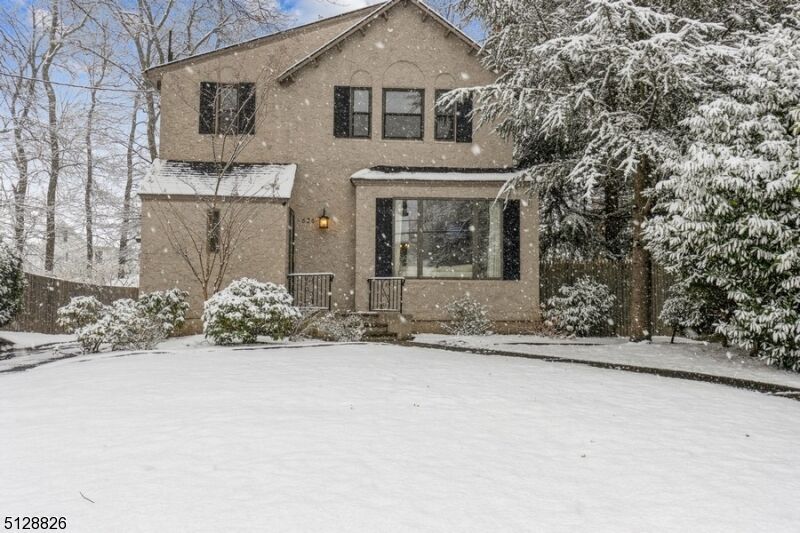 Property Photo: 626 Hillcrest Ave NJ 07090