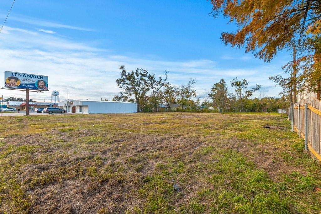 Property Photo:  907 E Prien Lake Road  LA 70601 