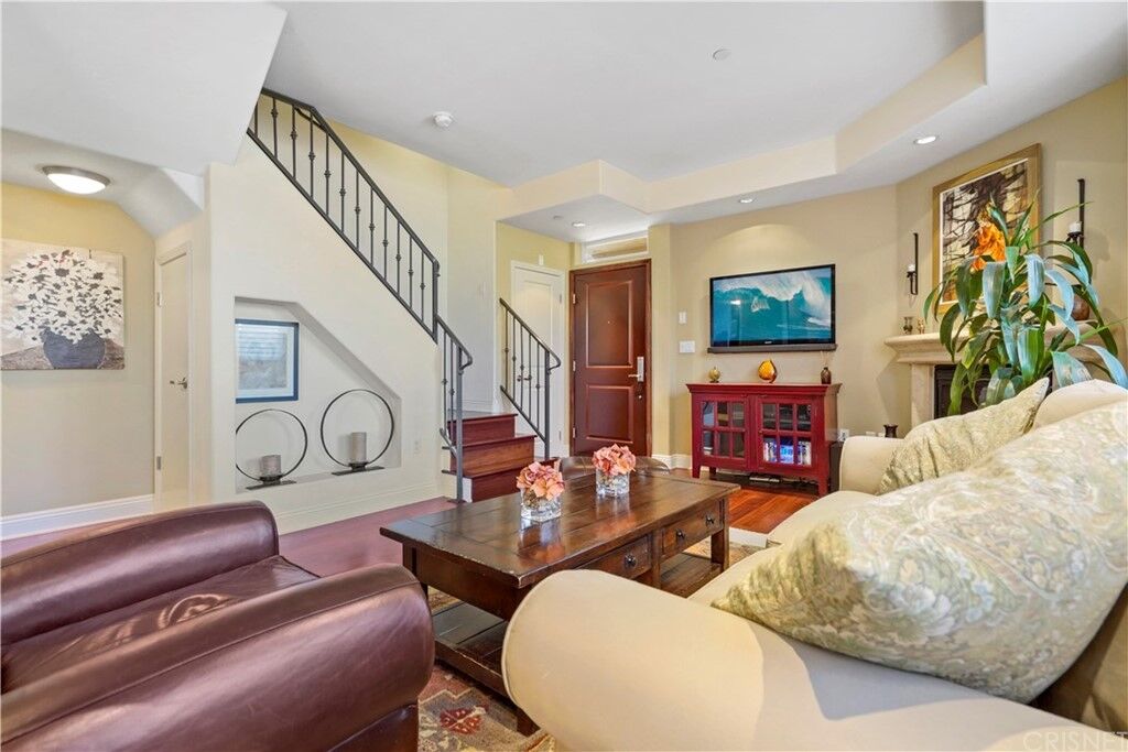 Property Photo:  11323 Huston Street 11  CA 91601 