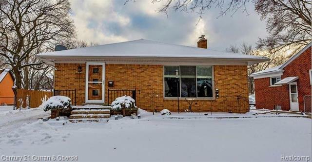 Property Photo:  870 Hendrickson Boulevard  MI 48017 