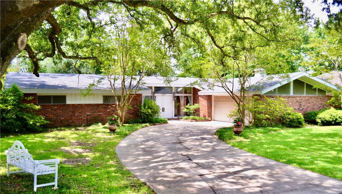 Property Photo:  307 Allison Lane  LA 70663 