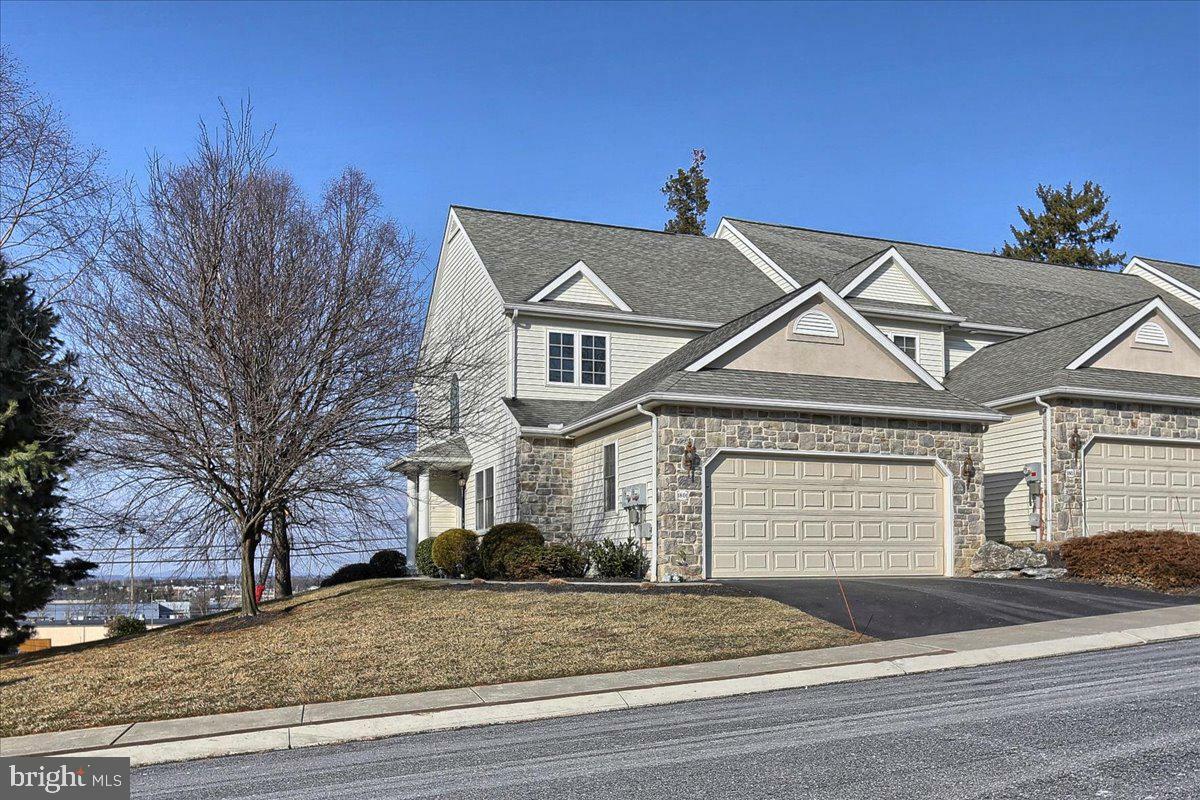 Property Photo:  1801 Windsong Lane  PA 17602 