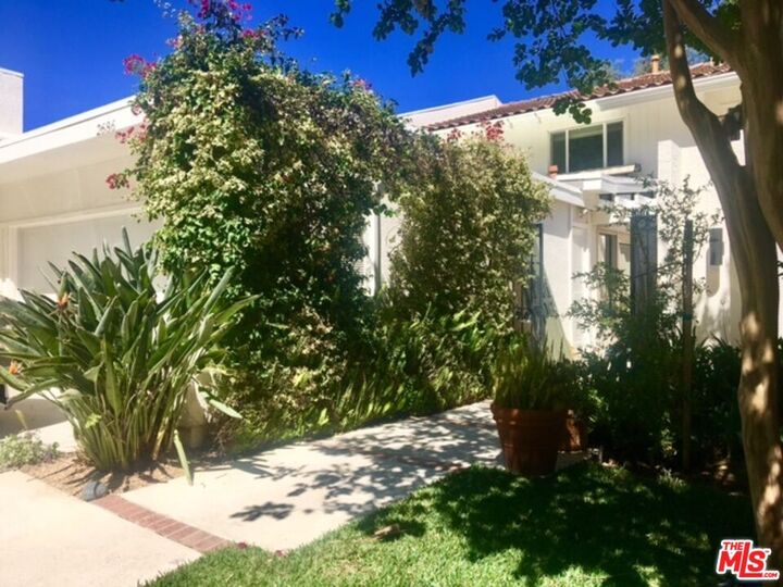 2686   Claray Dr  Los Angeles CA 90077 photo