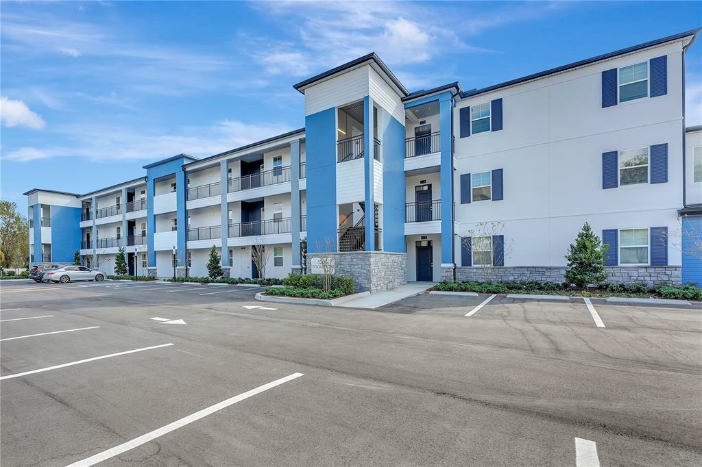 Property Photo: 5205 Eggleston Avenue 103 FL 32810