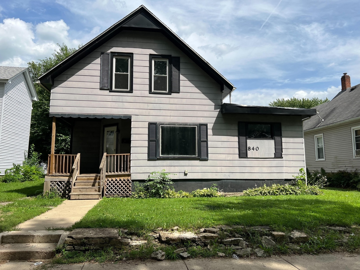 Property Photo:  840 S Elm Avenue  IL 60901 