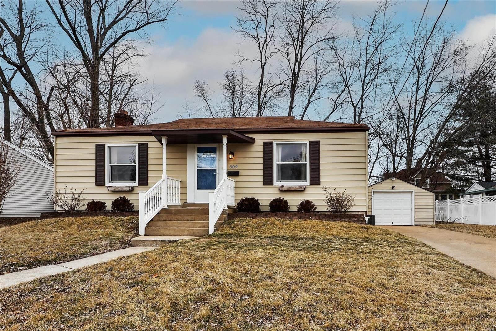 Property Photo: 309 W Jewel Avenue MO 63122