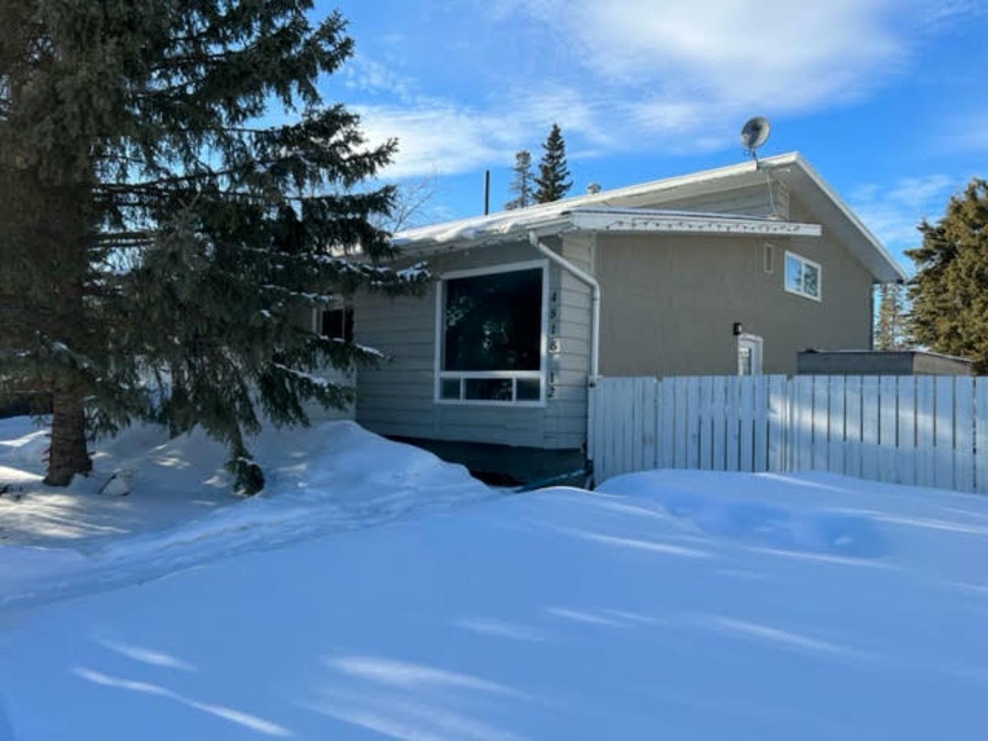 Property Photo: 4816 12 Avenue AB T7E 1G3