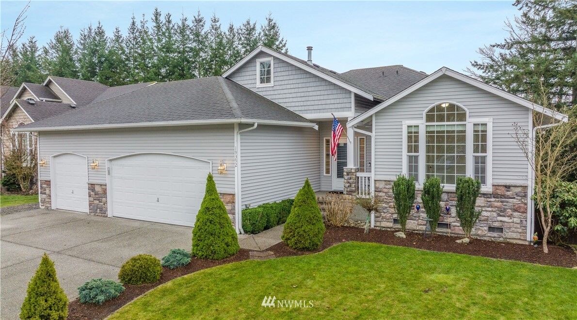 Property Photo: 19392 Rainier View Road SE WA 98272