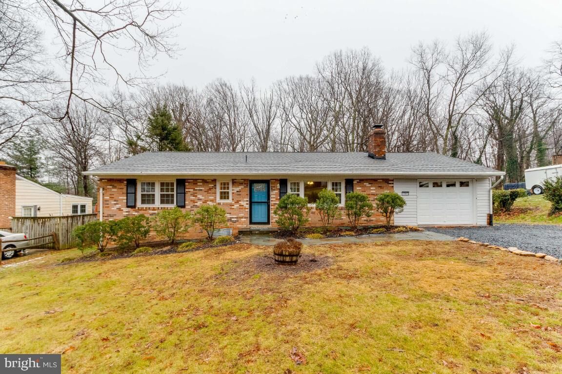 Property Photo: 15913 Smithey Drive VA 20169