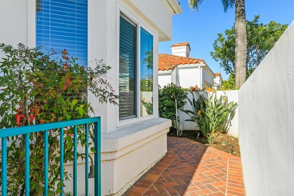 Property Photo:  4963 Lamia Way  CA 92056 