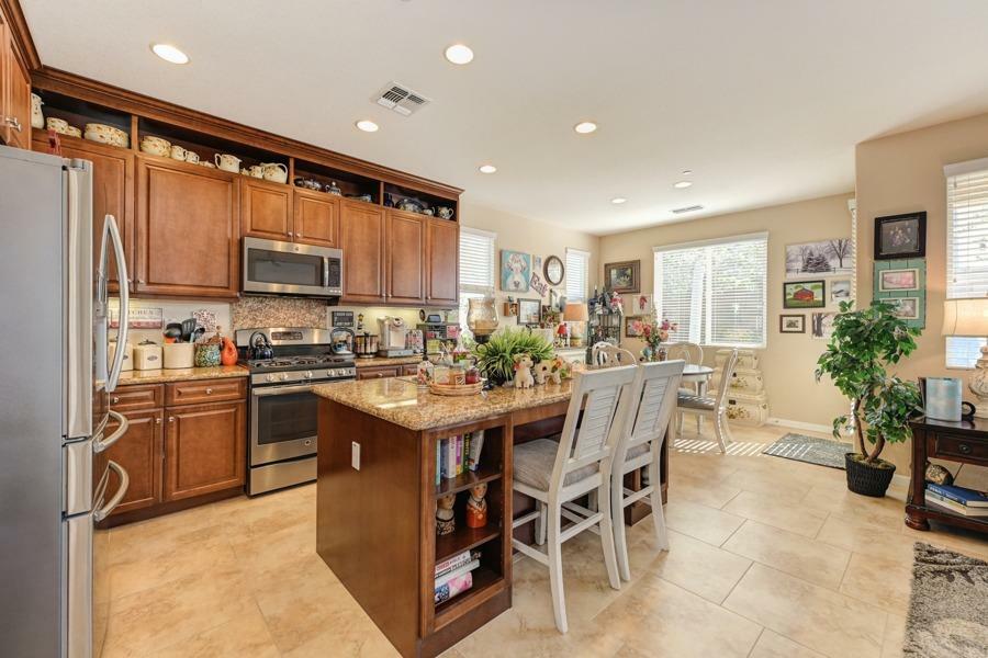 Property Photo:  9689 Dartwell Way  CA 95829 