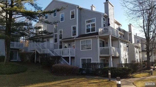22 Regency Circle  Englewood NJ 07631 photo