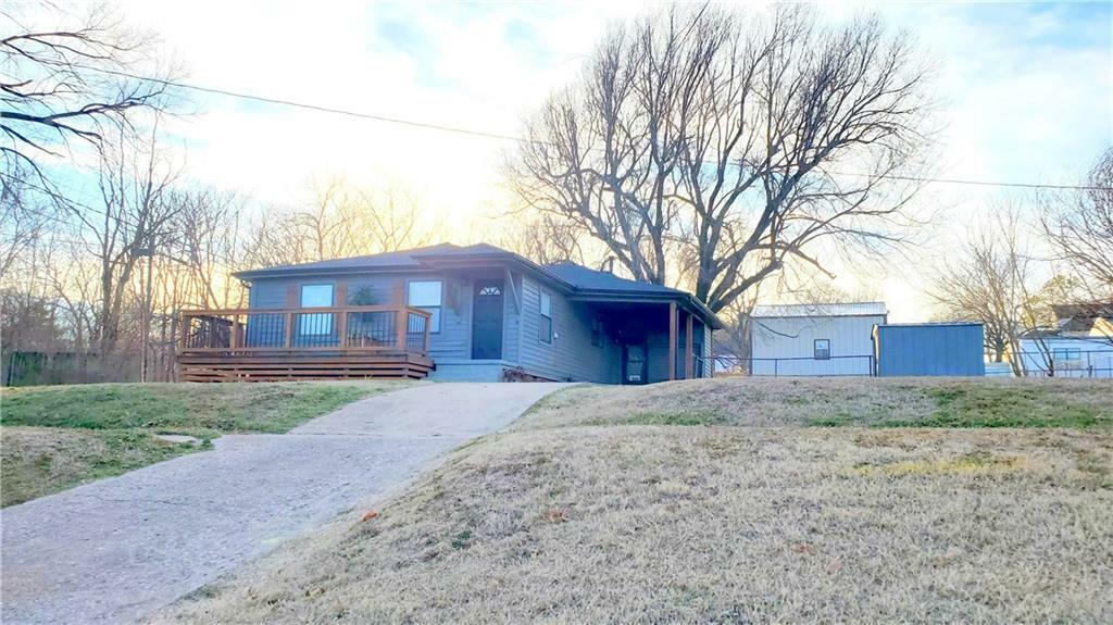 Property Photo:  421 N 2nd Avenue  OK 73080 