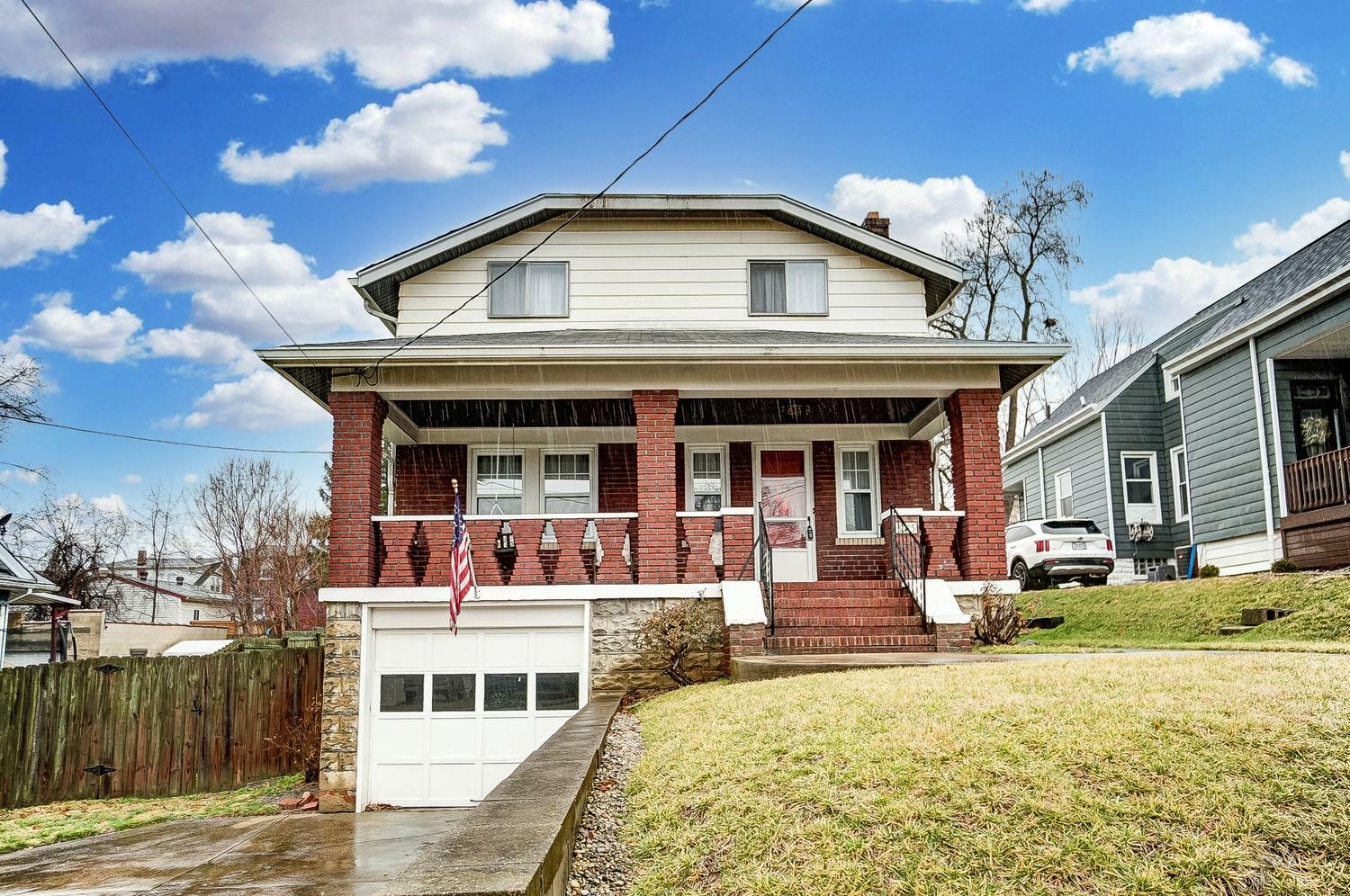 Property Photo: 3915 Catherine Ave OH 45212