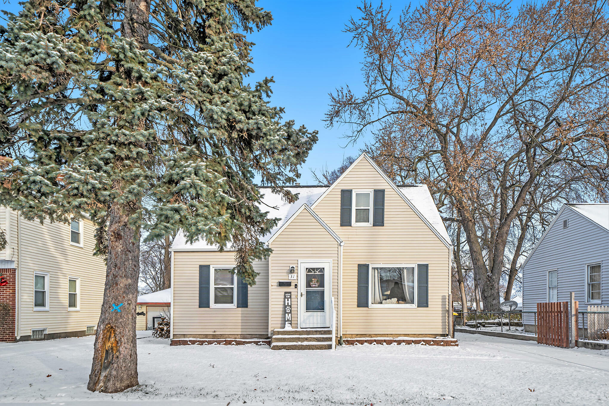 Property Photo:  31 Colrain Street SW  MI 49548 