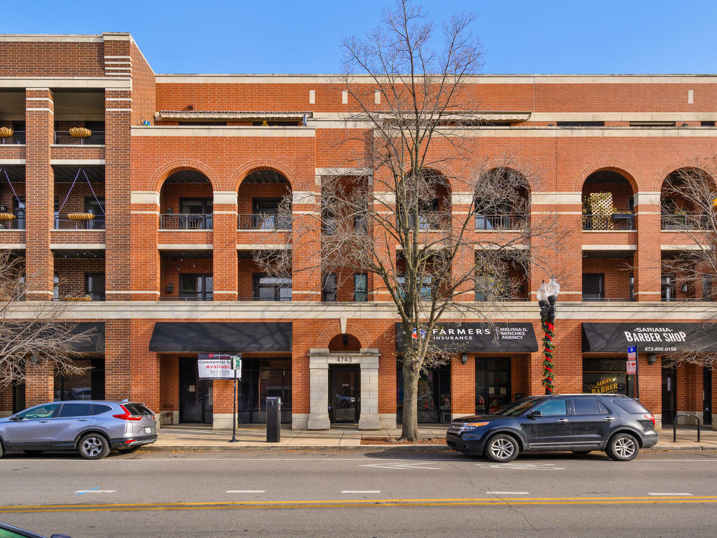 Property Photo: 4743 N Clark Street 4S IL 60640