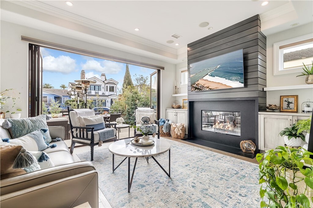 Property Photo:  613 Larkspur Avenue  CA 92625 