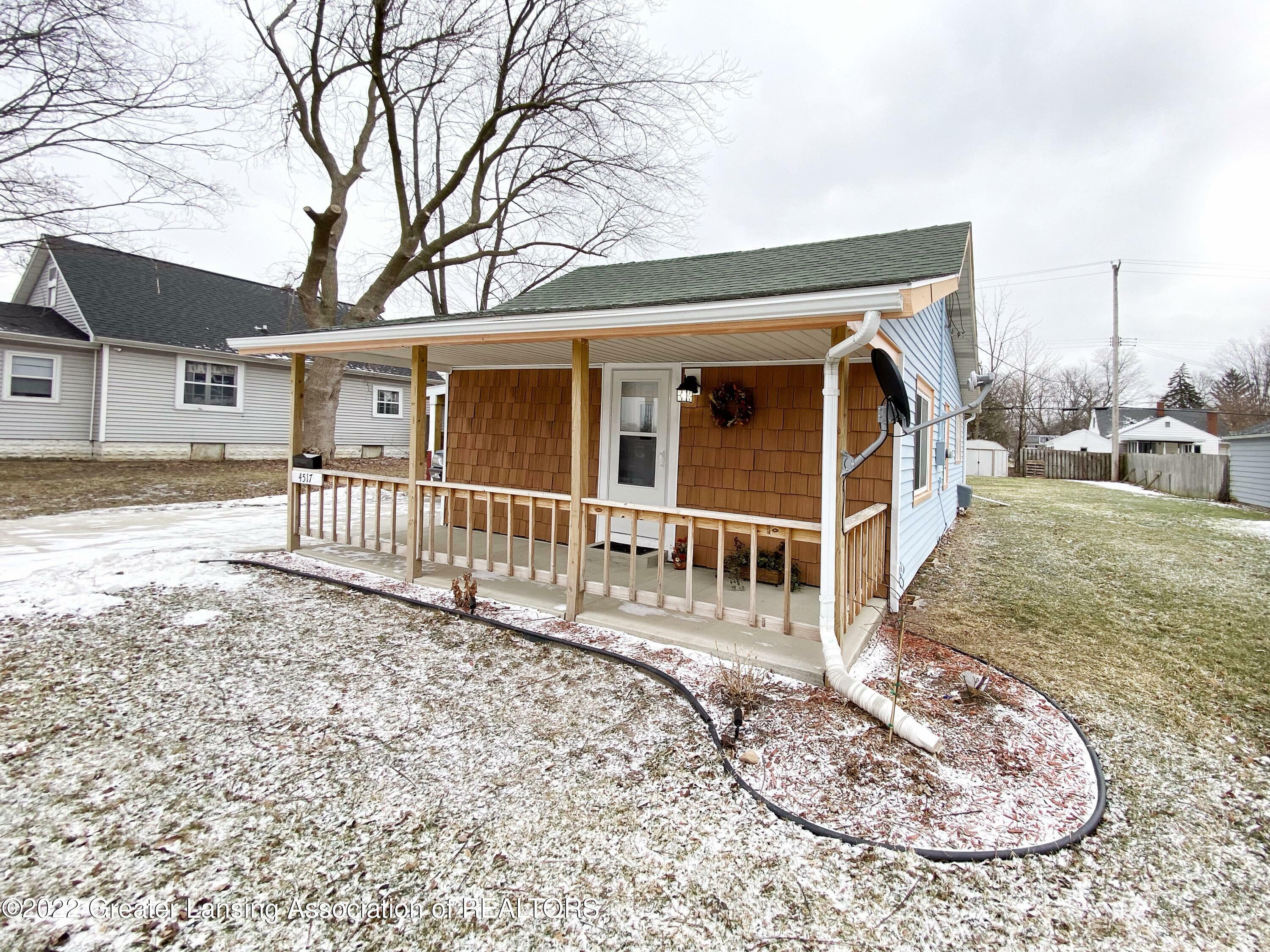 Property Photo:  4517 S Pennsylvania Avenue  MI 48910 