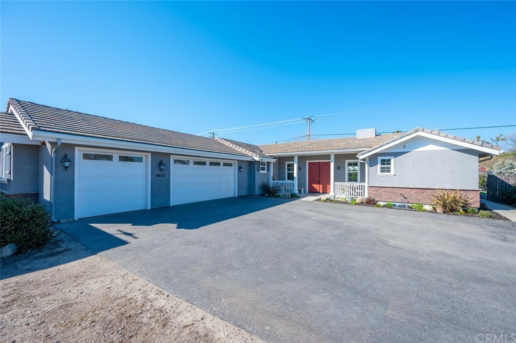 Property Photo: 9440 Jersey Court CA 93422