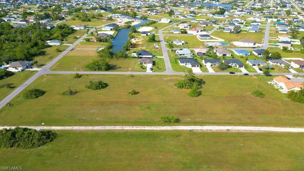 630 NE 4th Ter  Cape Coral FL 33909 photo