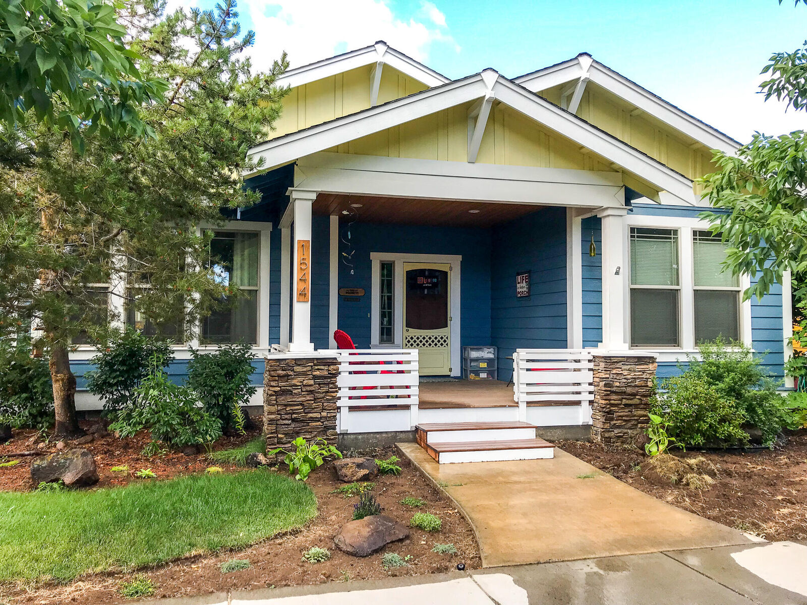 Property Photo: 1544 NW Hickory Place OR 97756