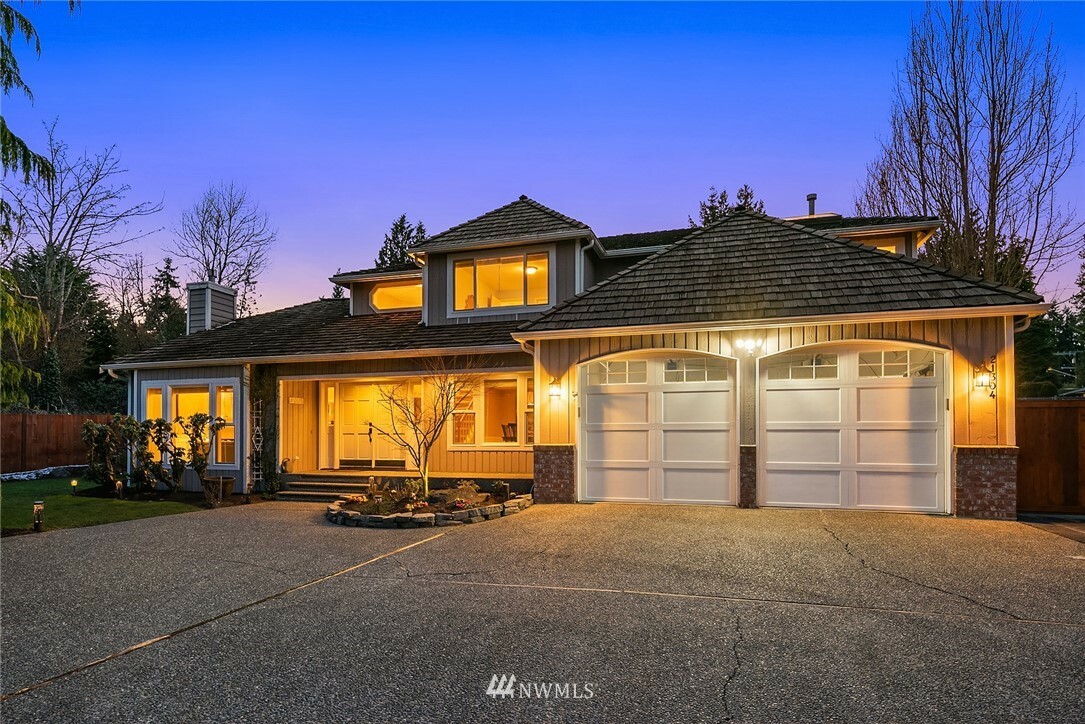 Property Photo:  21304 84th Avenue W  WA 98026 