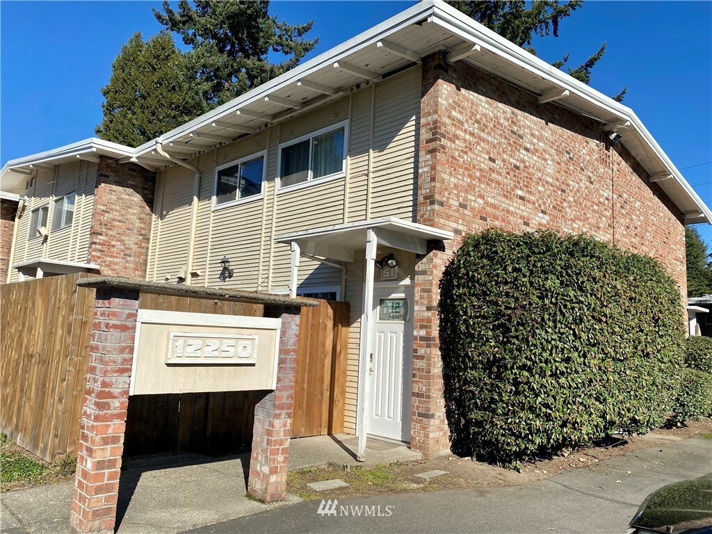 Property Photo: 12250 SE 60th Street 51 WA 98006
