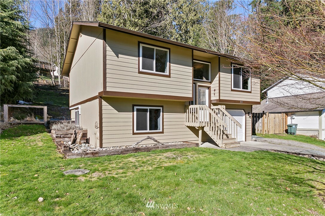 Property Photo: 733 Fernhaven Lane WA 98284