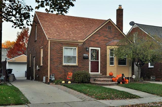 Property Photo:  1130 Farnham Avenue  MI 48146 