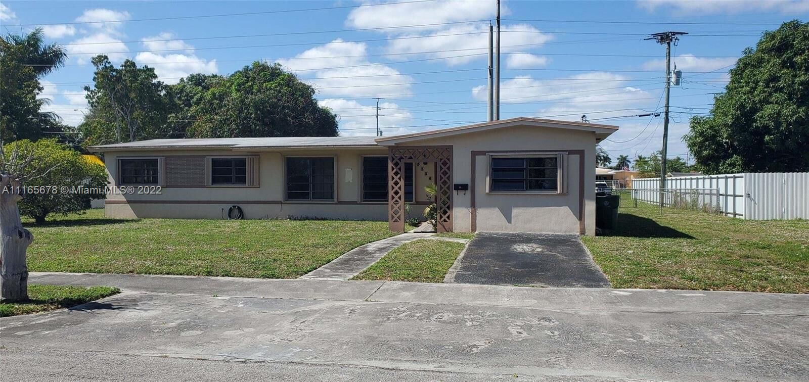 Property Photo: 5336 W 14th Ln FL 33012