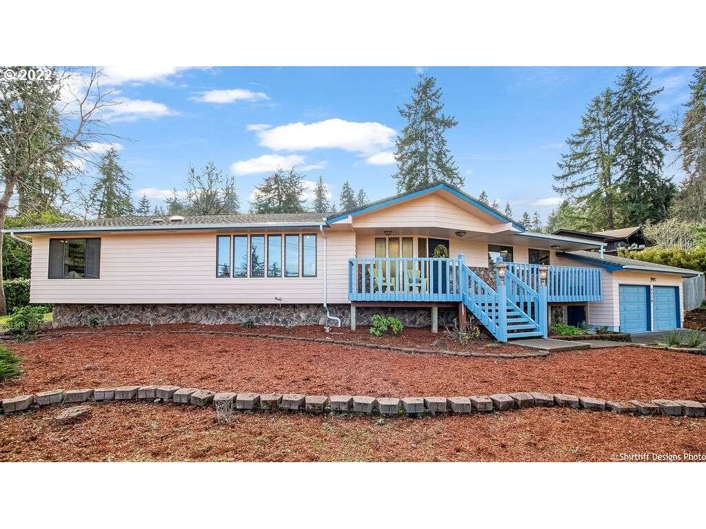 Property Photo: 2310 Terrace View Dr OR 97405