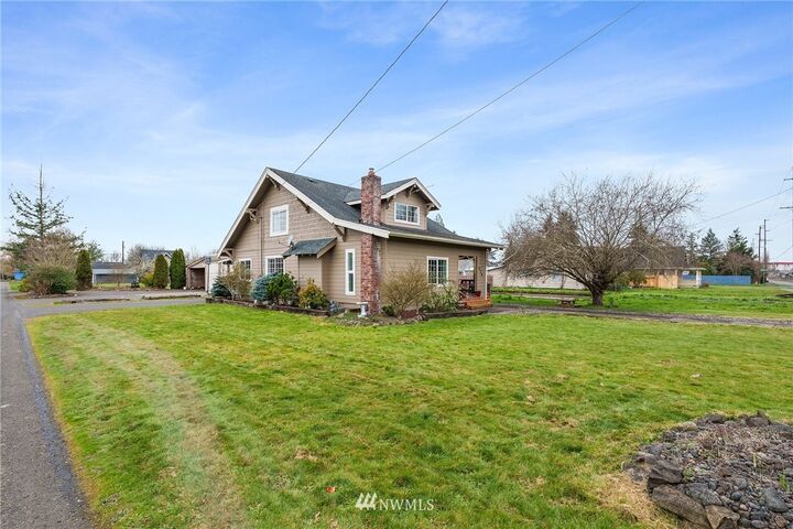 Property Photo:  579 SW Pacific Avenue  WA 98532 