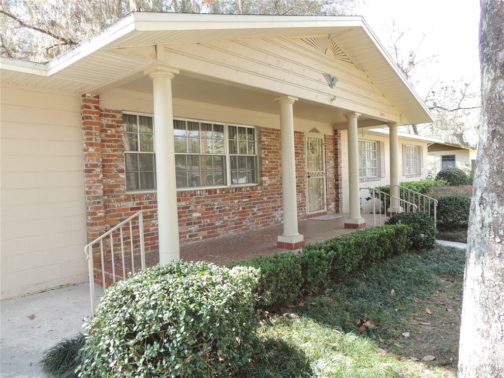 Property Photo:  3825 SW 5th Place  FL 32607 