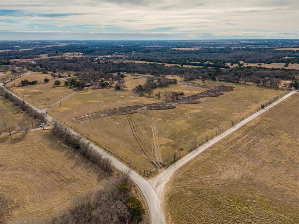 Property Photo: 4450 Stout Road TX 76065